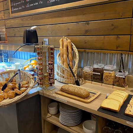 Logis Cris Hotel Et Restaurant, Lyon Sud-Est Corbas Ngoại thất bức ảnh