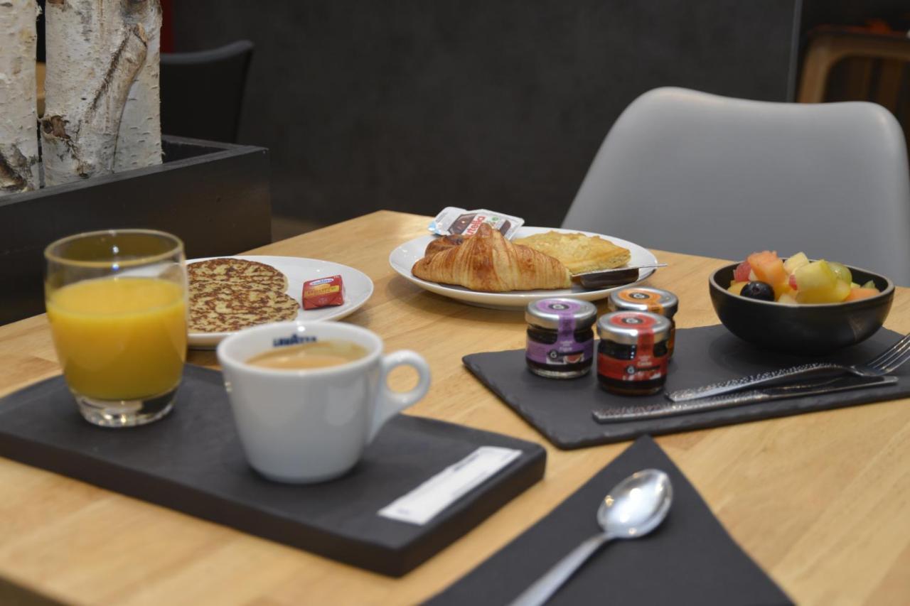 Logis Cris Hotel Et Restaurant, Lyon Sud-Est Corbas Ngoại thất bức ảnh