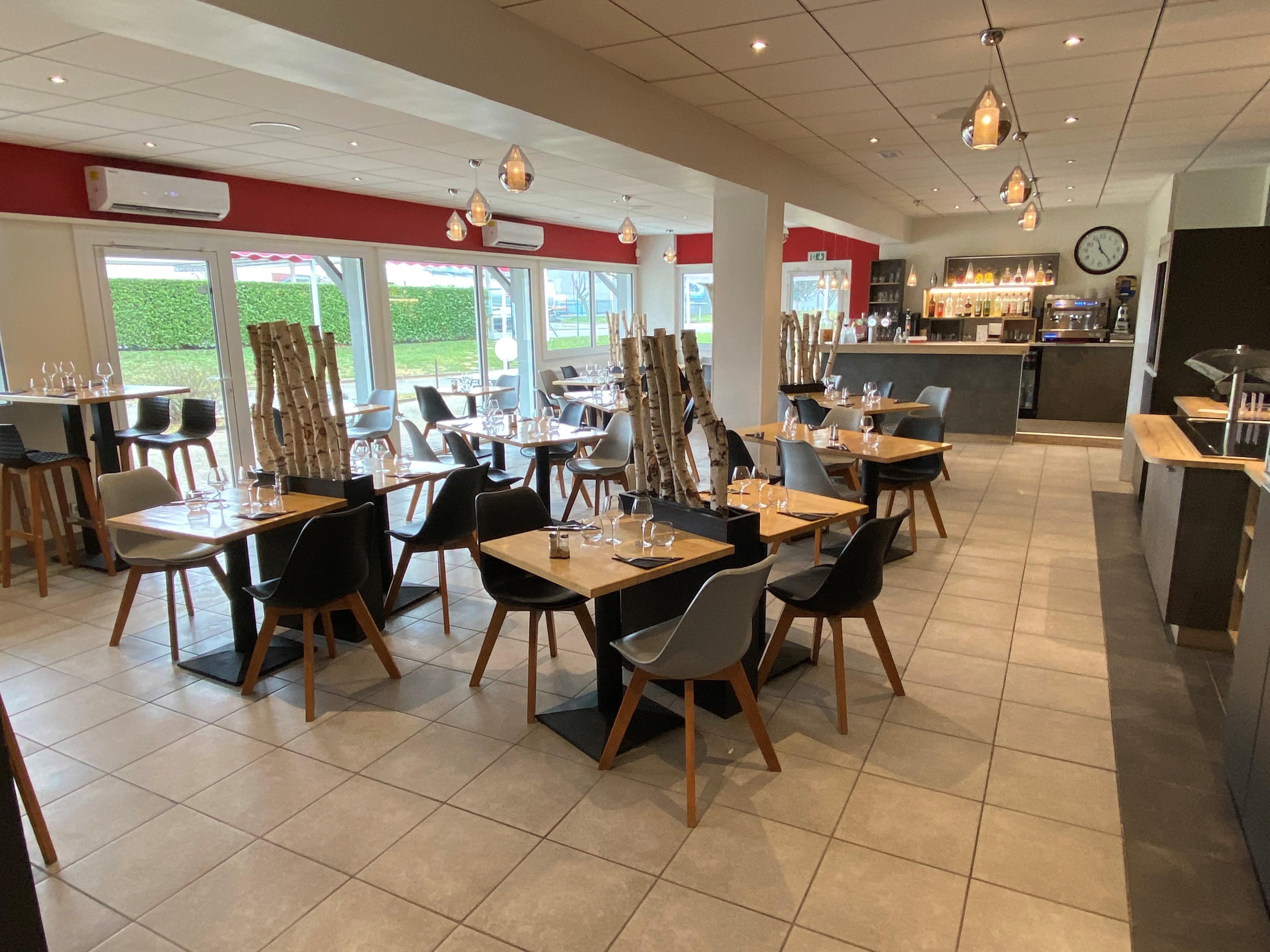 Logis Cris Hotel Et Restaurant, Lyon Sud-Est Corbas Ngoại thất bức ảnh