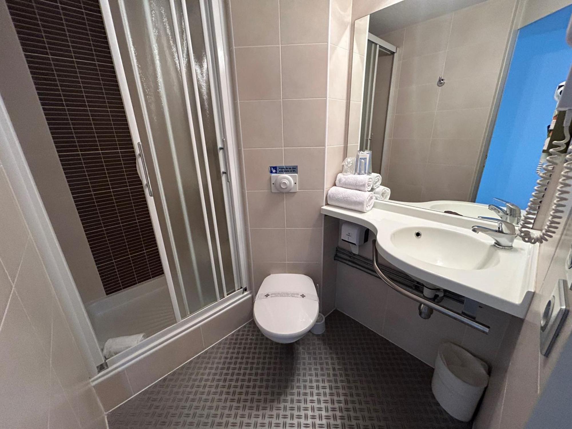 Logis Cris Hotel Et Restaurant, Lyon Sud-Est Corbas Ngoại thất bức ảnh